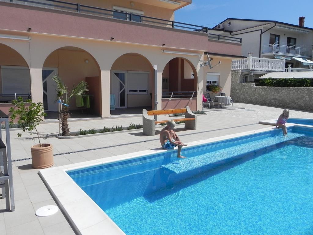 Apartments Antolic Novi Vinodolski Exteriör bild